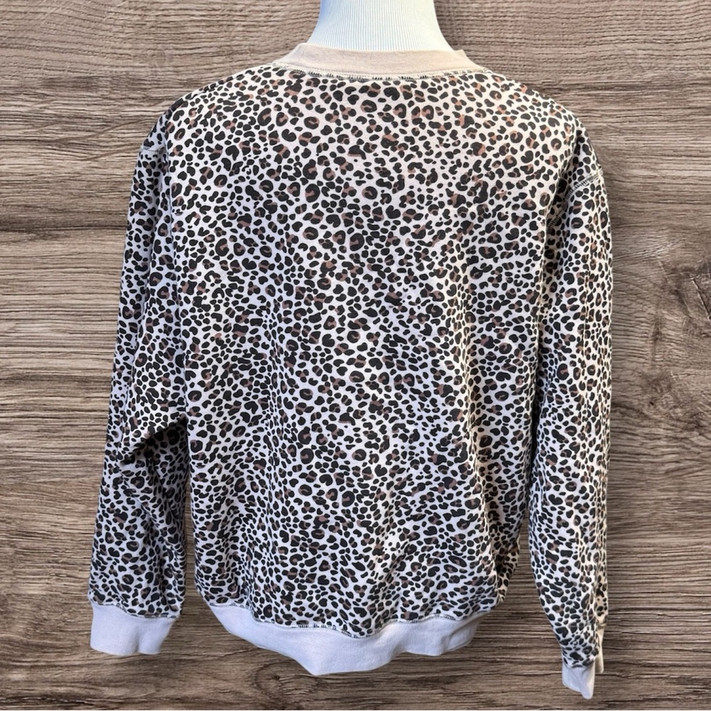 Nike Women's Sweatshirt Size M Leopard Print Pullover Center Swoosh Long Sleeve - Picture 5 of 7